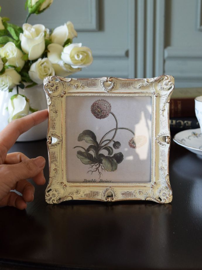 アンティーク風のスクエア型のフォトフレーム、フランス風の