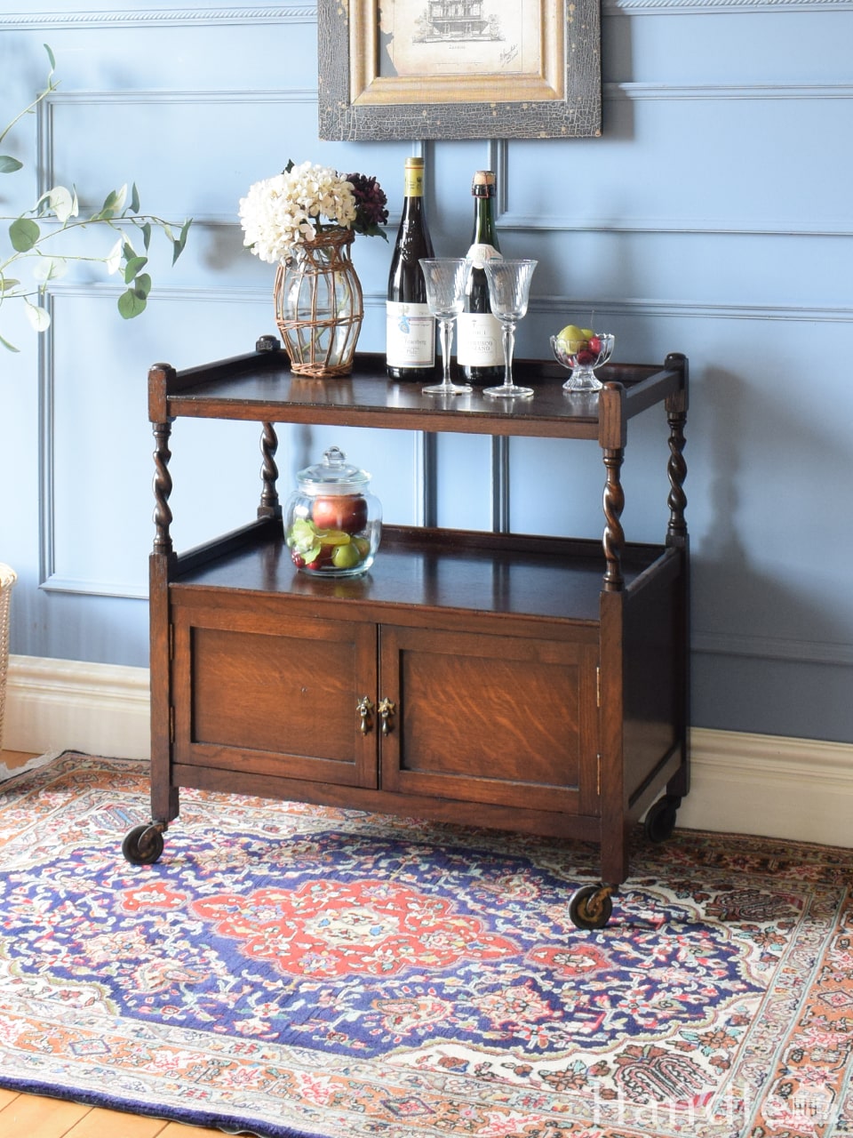 リビング、ダイニングで使えるヴィンテージ家具、便利なトロリー