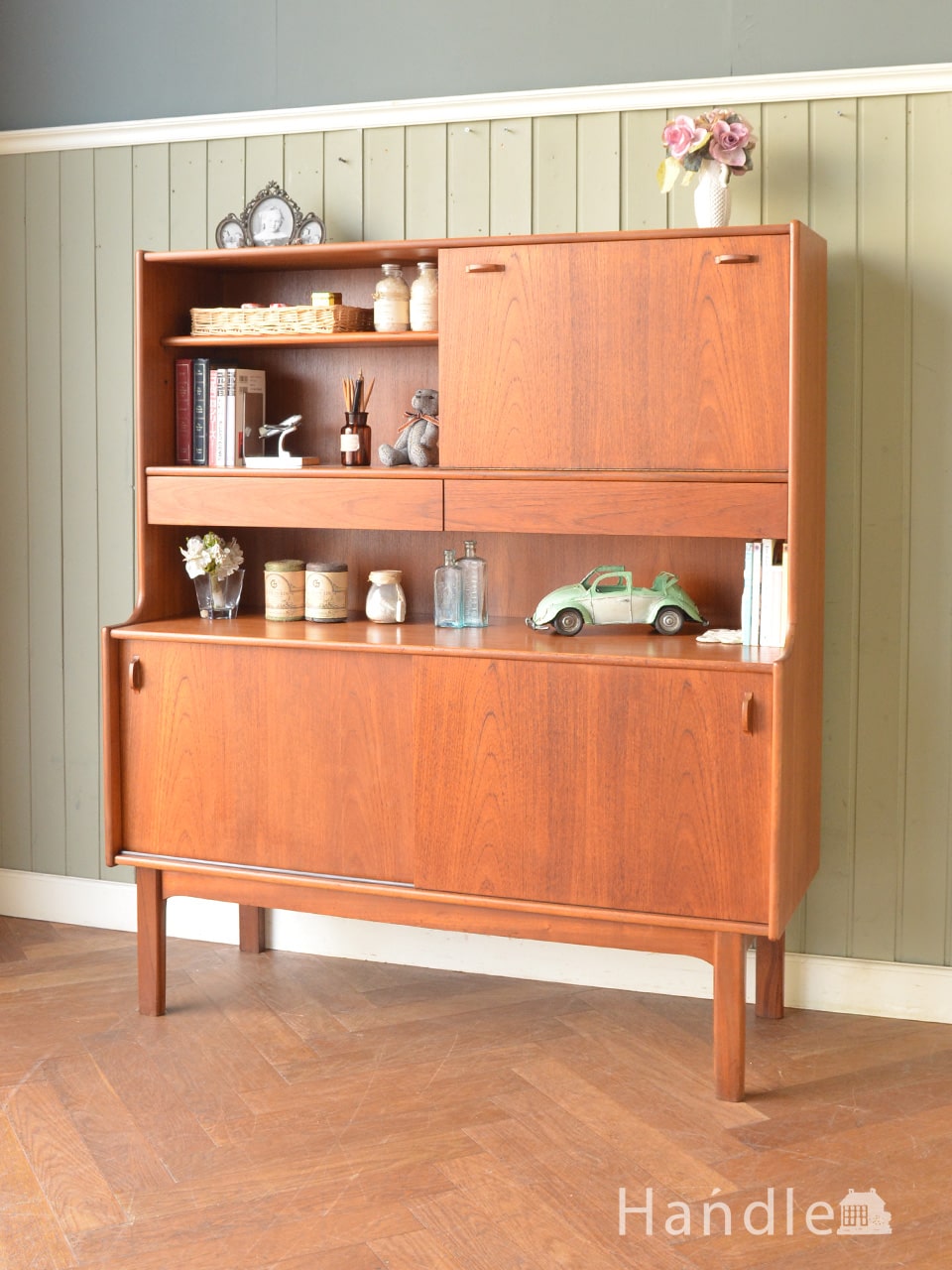 北欧スタイルのヴィンテージ家具、ネイサン社のおしゃれなサイドボード