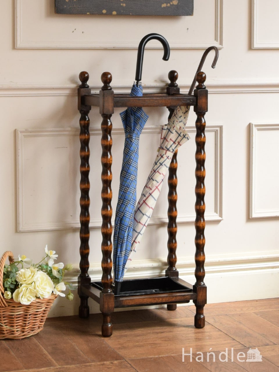 英国アンティークのおしゃれな傘立て、ターニングレッグのステッキ