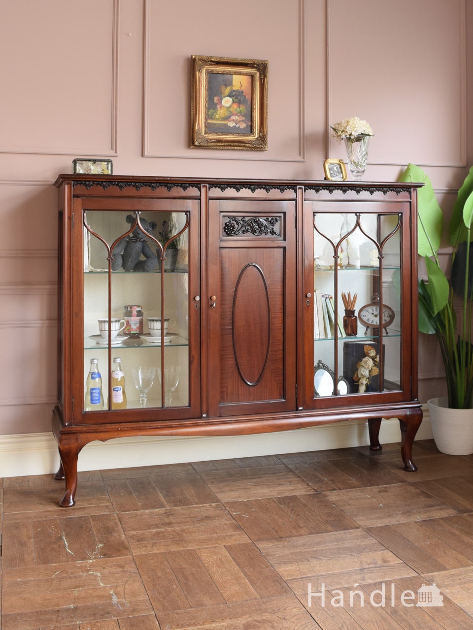 イギリスから届いたアンティークのショーケース、マホガニー材の美しい