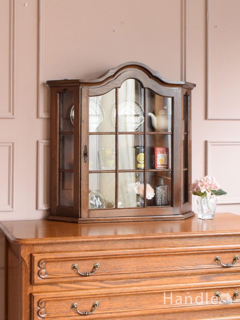 フレンチアンティークの壁付けキャビネット、ガラス扉のウォール