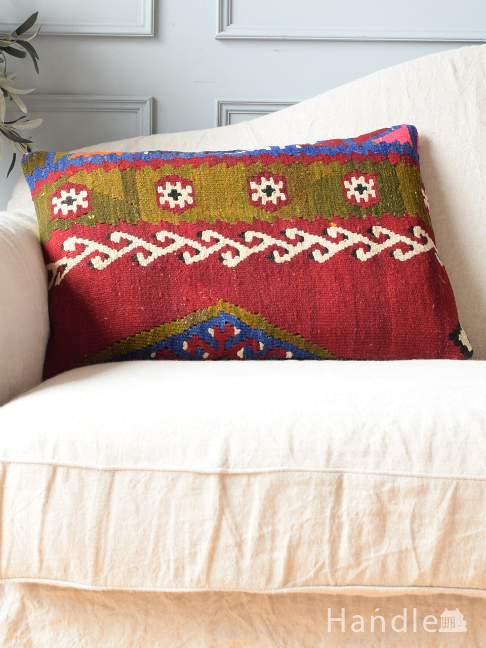 プトラック（Pitrak）✕波モチーフのおしゃれなクッション、オールド