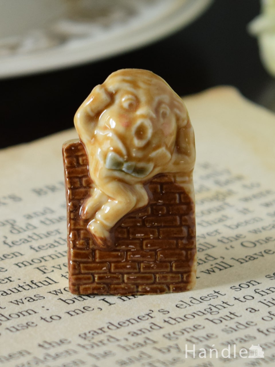 WADE社のビンテージ陶器、ハンプティダンプティのフィギア（Whimsies