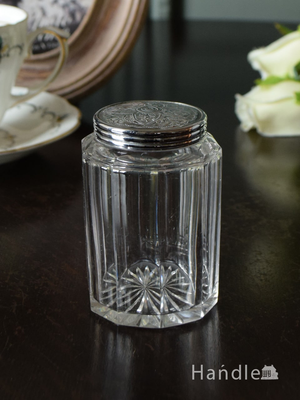 イギリスで見つけためずらしいシルバープレートの蓋が付いたガラス