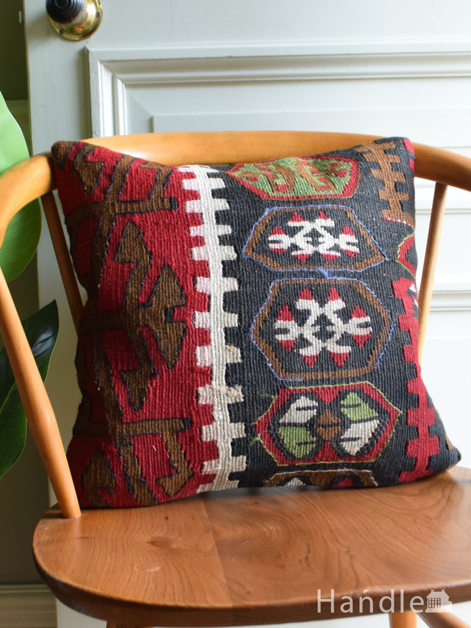 オールドキリムのクッションカバー、wolf's mouth（狼の口）モチーフの