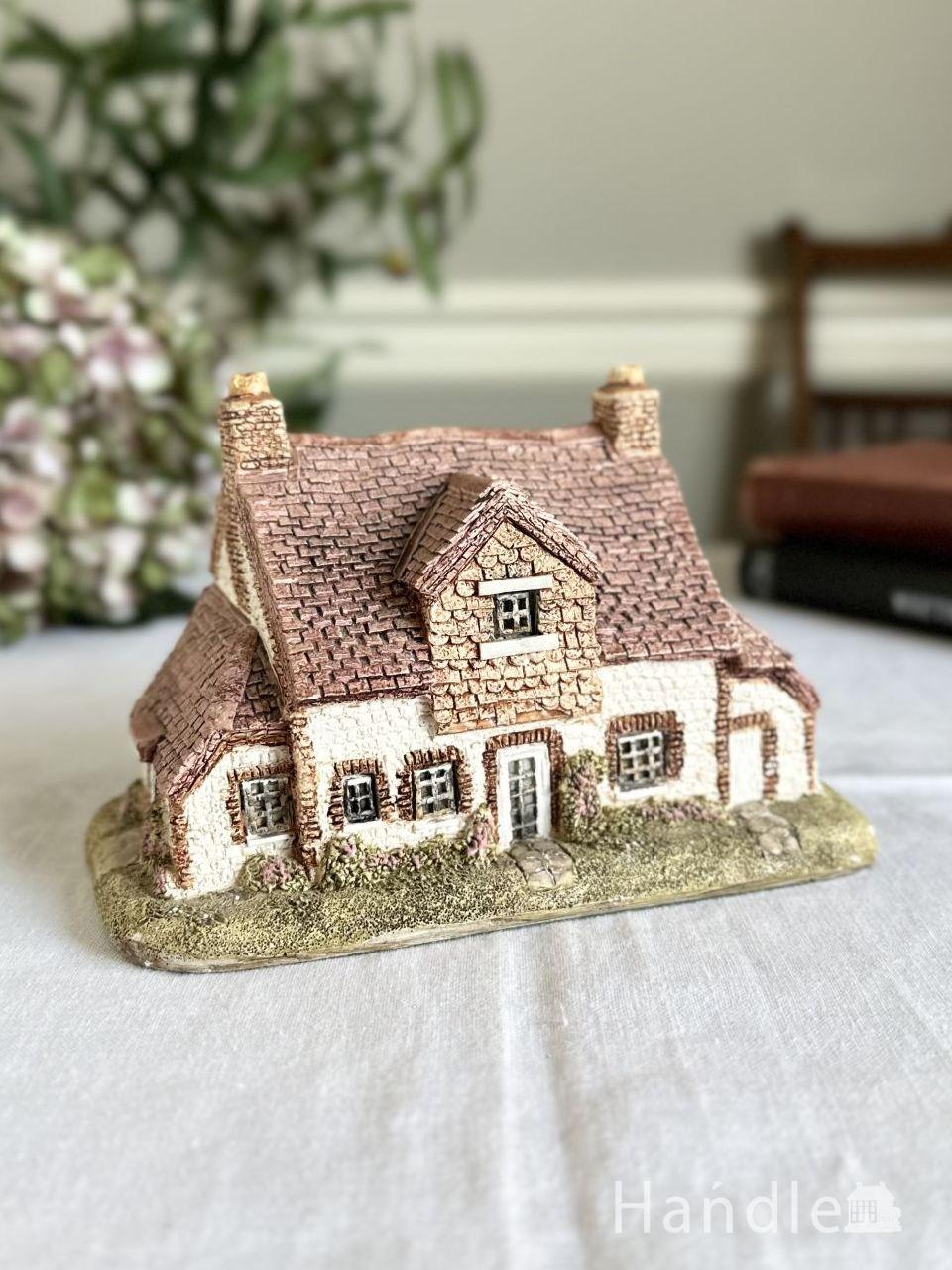 英国ビンテージのLilliput Lane(リリパット レーン)、シンメトリー