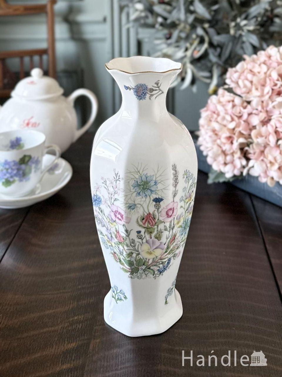 イギリスから届いたエインズレイの花器、wild tudor（ワイルド