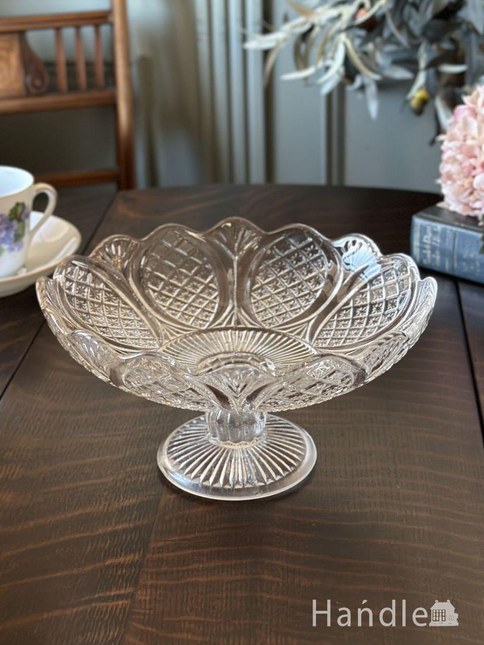 オパールセントガラスの美しいアンティーク、クランベリー色の