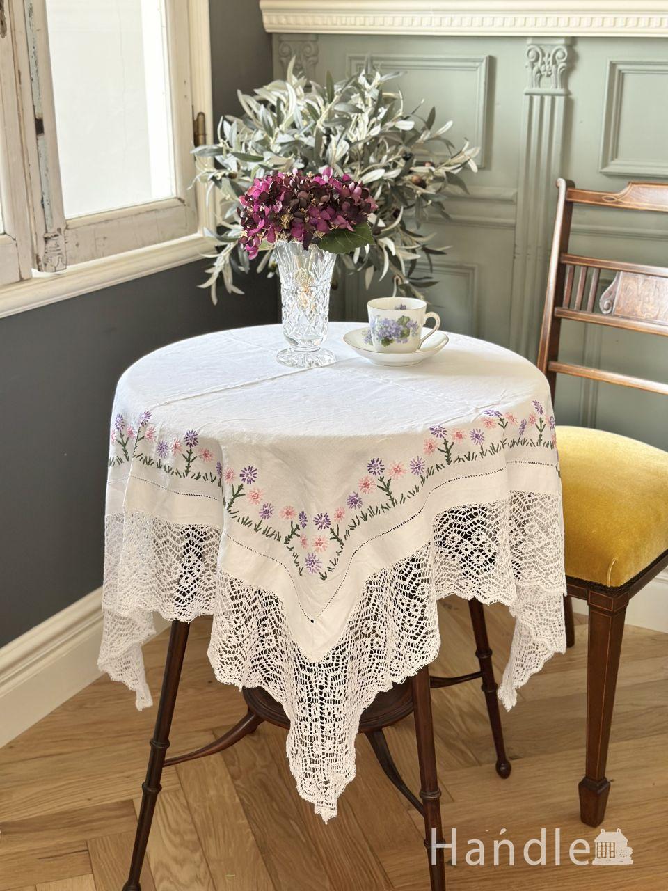 フランスのおしゃれなアンティーククロス、ボビンレースのラウンド