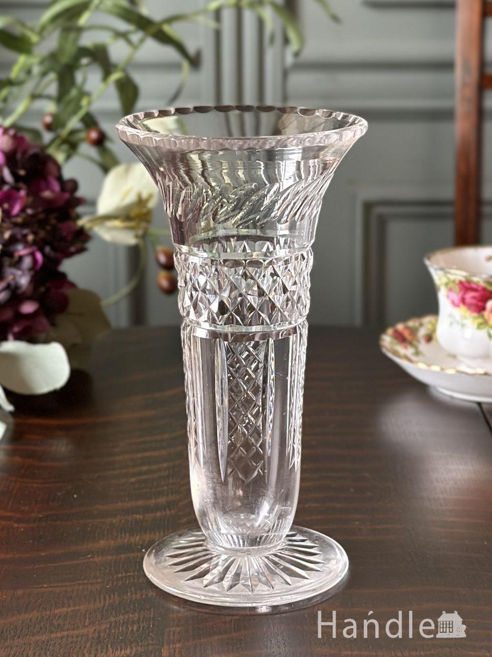 円錐型の美しいアンティークガラスの器、イギリスで見つけたフラワー