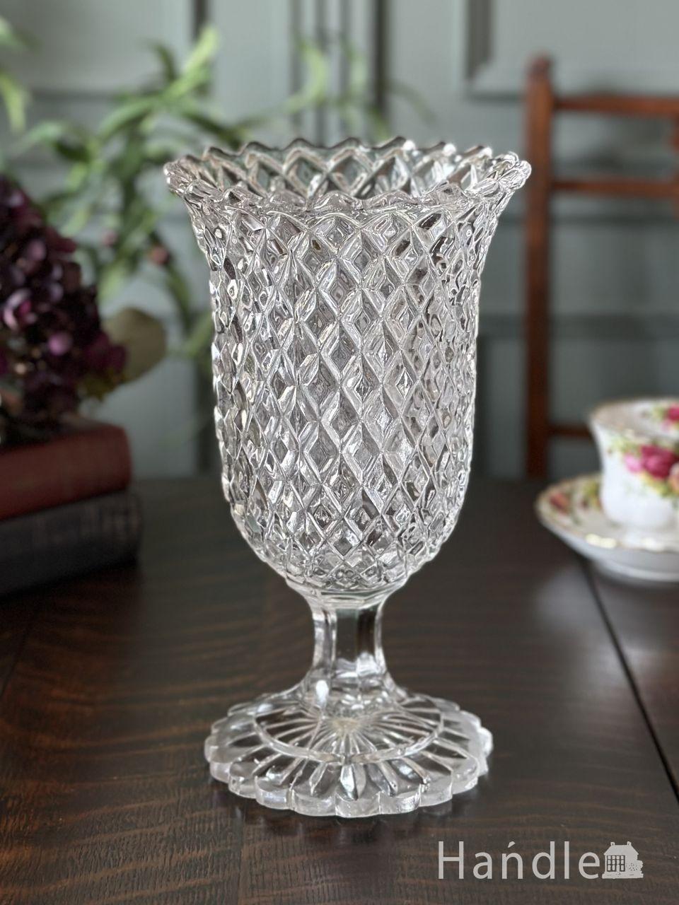 イギリスから届いたアンティークガラスの花びん、口がキレイに開いた