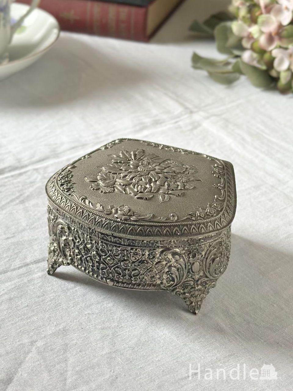 アンティークガラスの食器、イギリスのプレスドグラスのバター