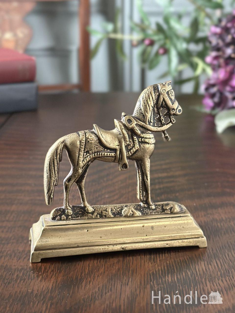 カゴに入った可愛いワンちゃんの置物、イギリスから届いたWADE社の