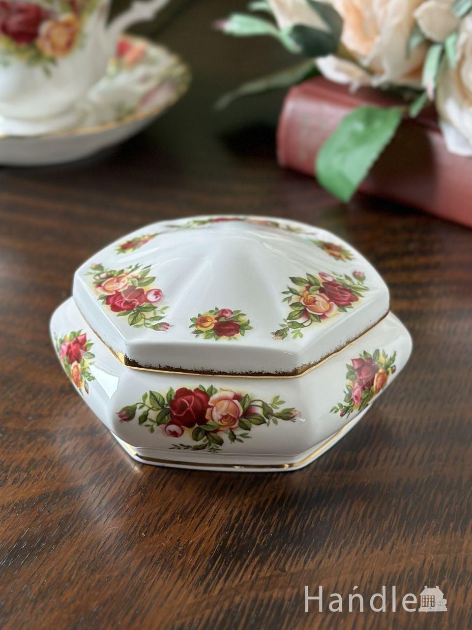 ウェッジウッドのスクエア型の小物入れ、アンティークジャスパーウェア