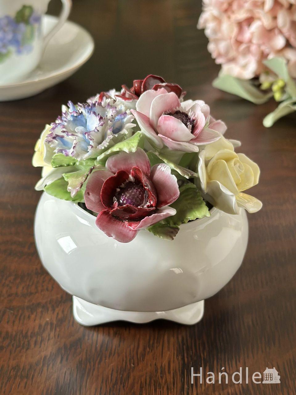 イギリスから届いたLilliput Laneのミニチュアハウス、鮮やかな