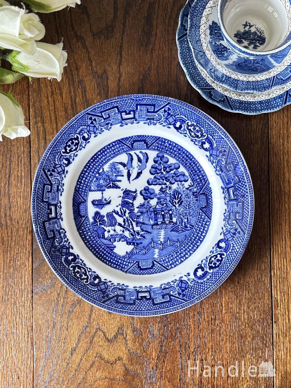 イギリスから届いたアンティークのディナープレート、ブルーウィローの