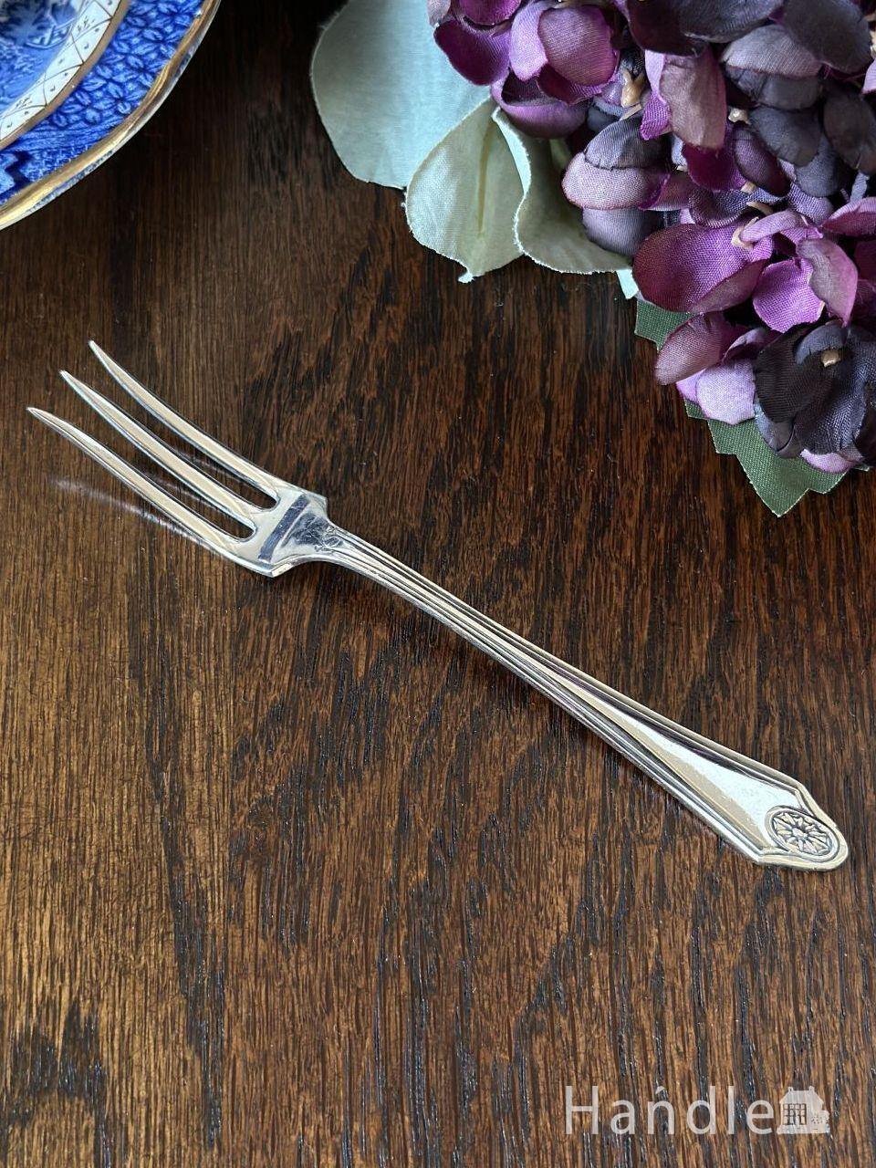 イギリスから届いたカトラリー、アンティークシルバープレートの