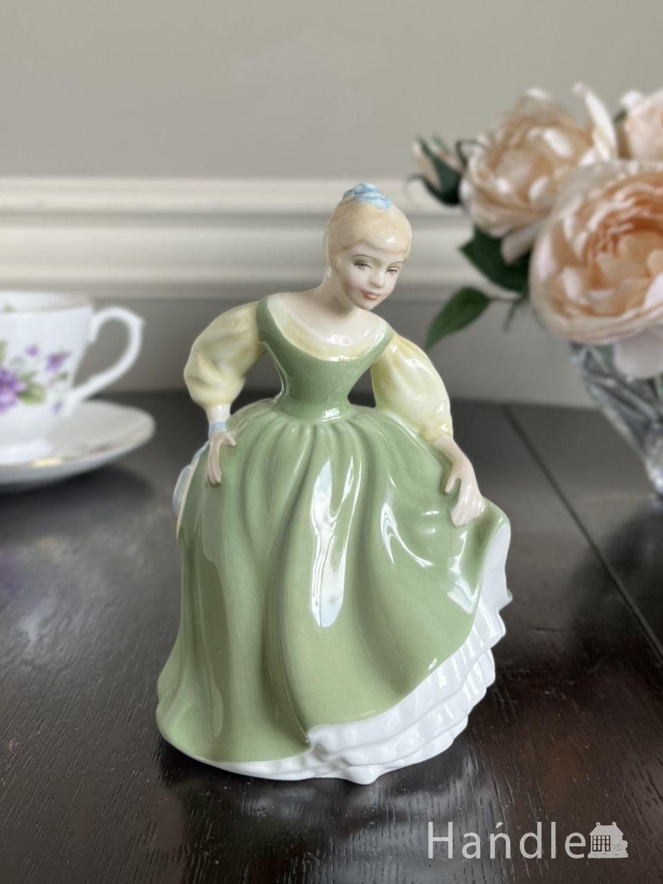 英国ROYAL DOULTON（ロイヤルドルトン）、FAIR MAIDENのフィギュリン(m