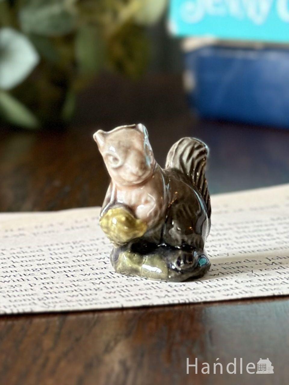 イギリスで見つけたアンティークのオブジェ、可愛いネズミのフィギュ