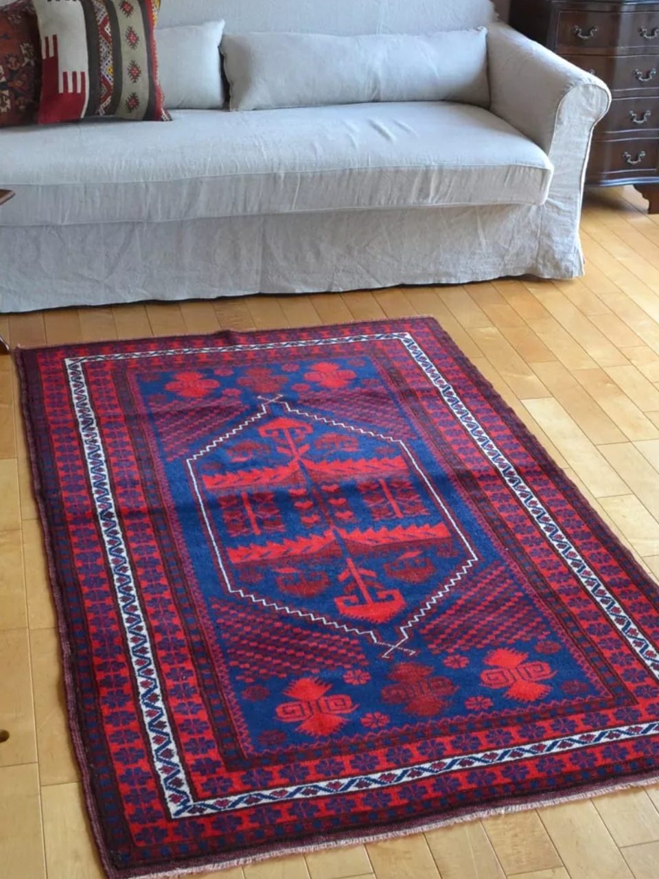 一点もののおしゃれなビンテージ絨毯 トルコバルケシルのトライバル