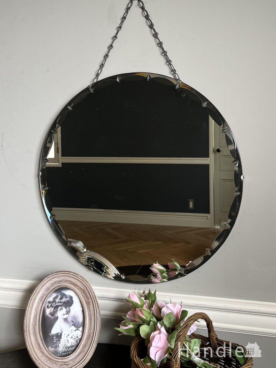 イギリスから届いたアンティークミラー、縁取りが美しい丸型の壁付けの