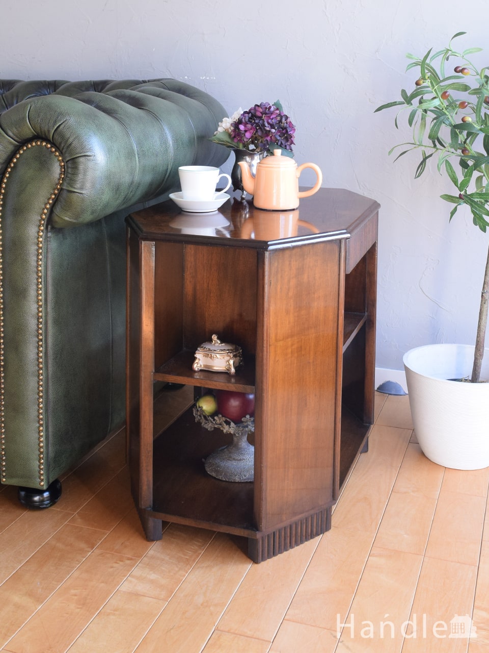 イギリスから届いたアンティークのローテーブル、アールデコの