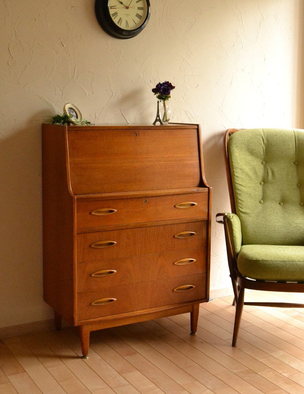 ヴィンテージの北欧インテリア、チーク材のビューロー（デスク）(k-994