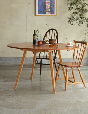 北欧テイストのアンティーク家具、アーコールのドロップリーフテーブル