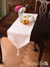 フランスアンティーク風のドイリー、手刺繍風のレースが華やかな