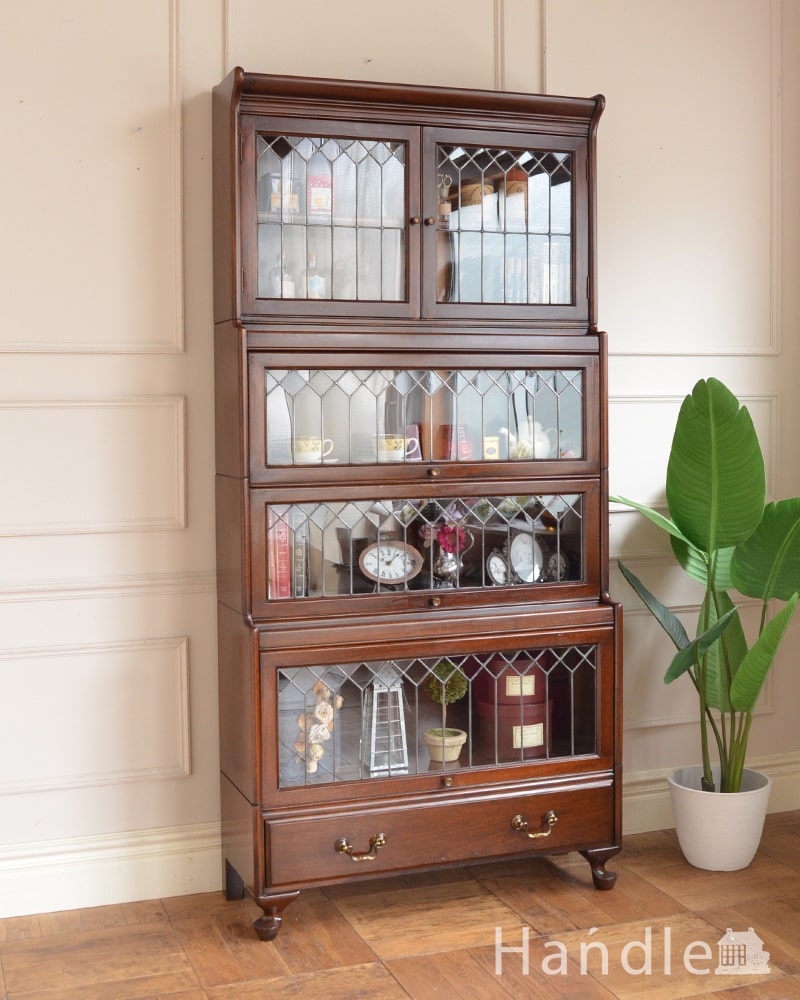 英国のアンティーク家具、ステンドグラスの扉のスタッキングブック