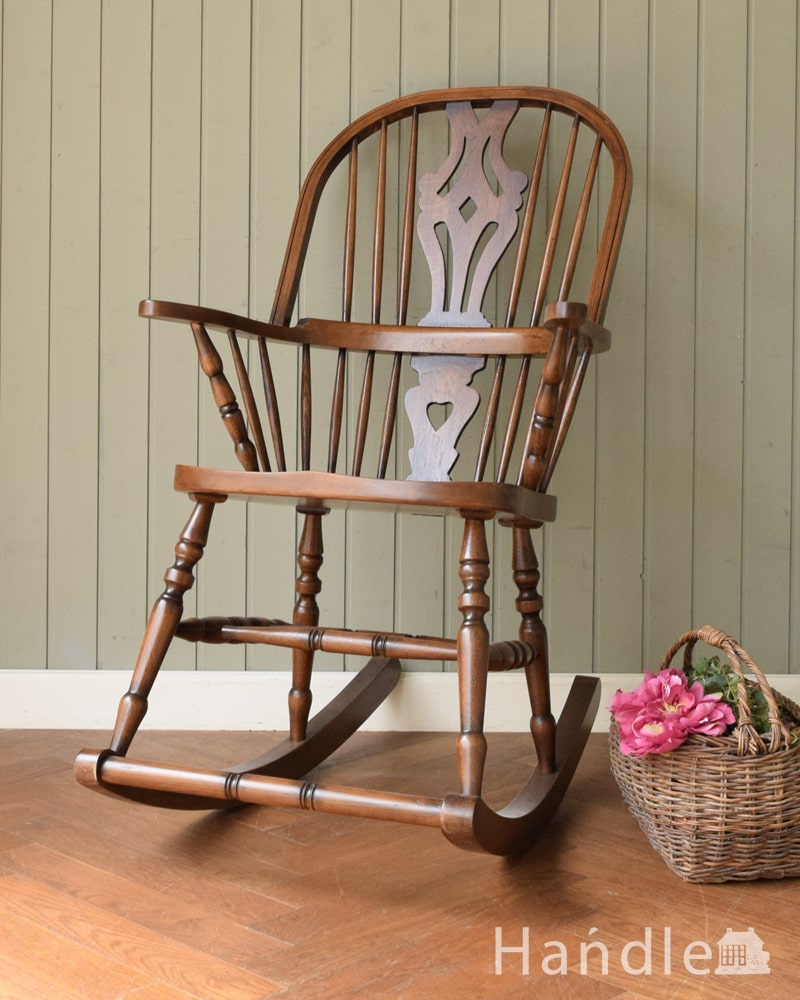 大人の高級感がある英国のアンティークソファ、革張りのロッキング