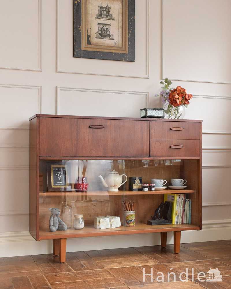 引き戸のヴィンテージガラスキャビネット、コレクションキャビネット