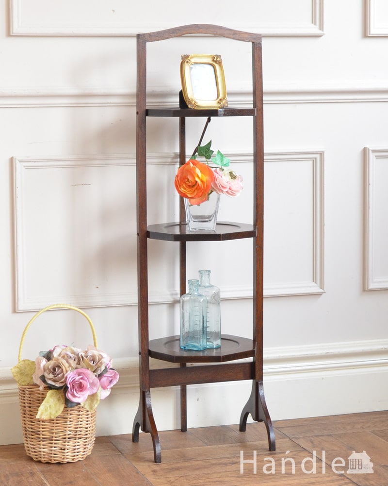 アンティークのケーキスタンド、英国の小さくて折り畳みができるスリー