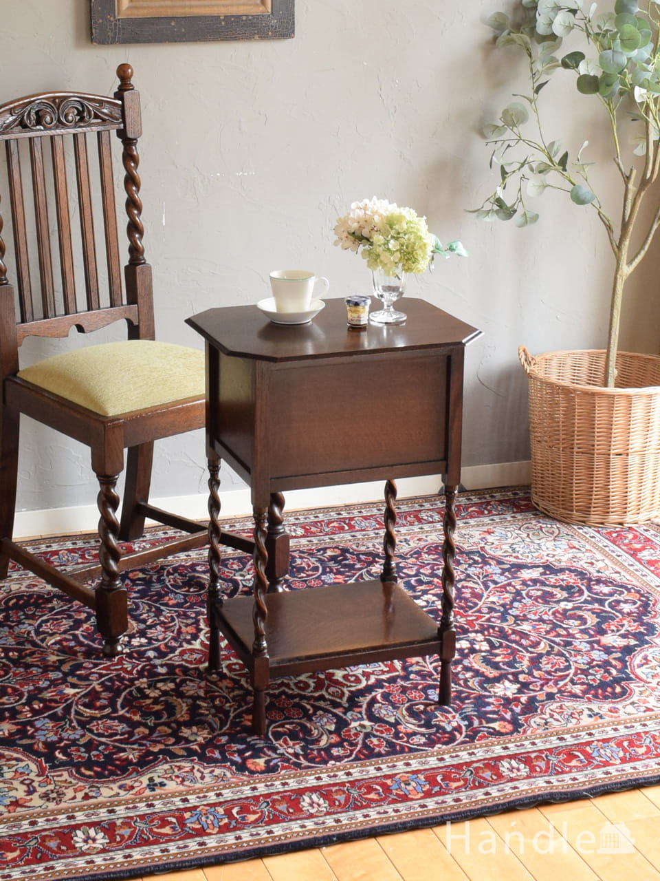 フランスで見つけたアールデコのアンティーク家具、八角形のサイド