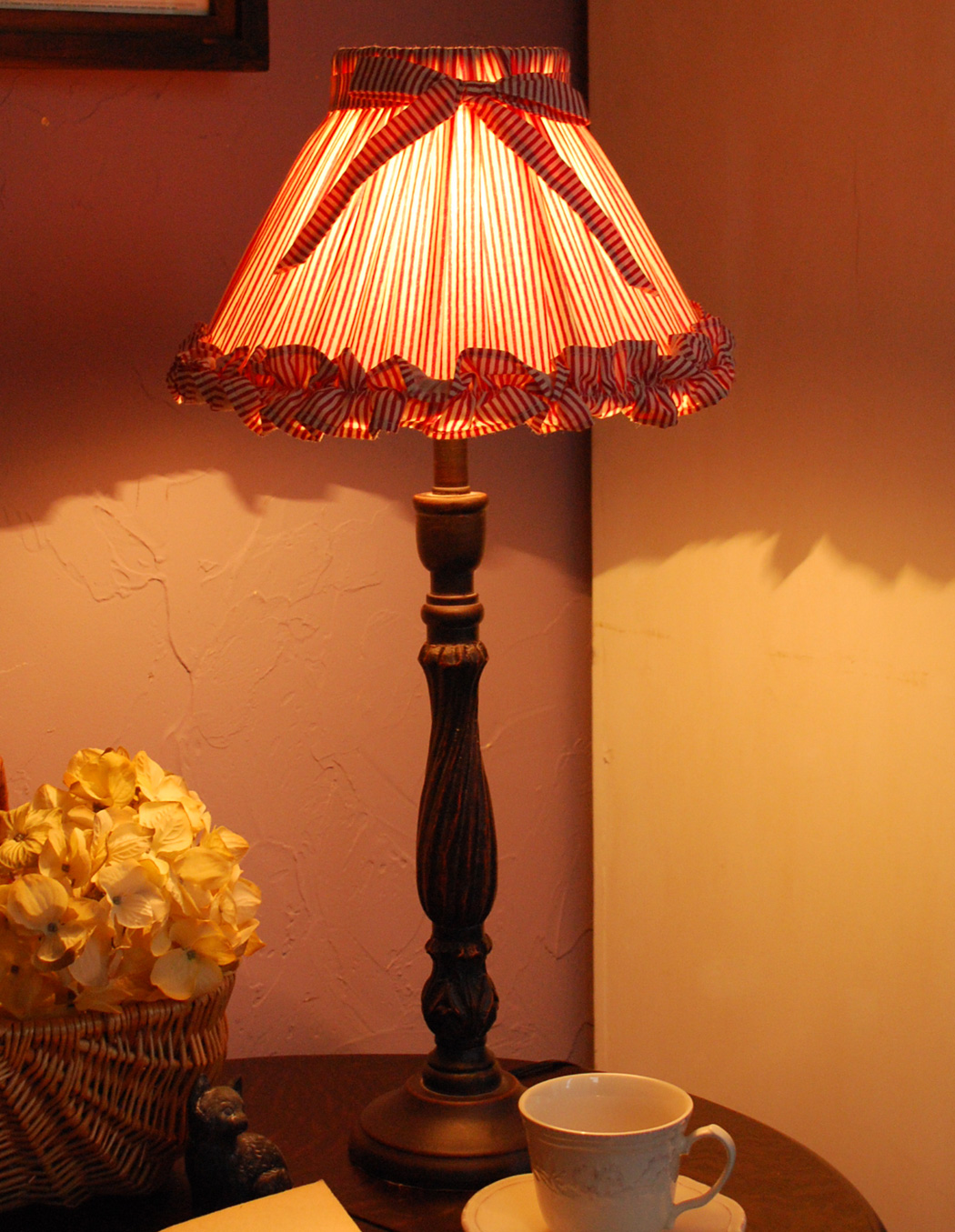 赤のストライプにリボンが可愛い コントワール・ド・ファミーユの