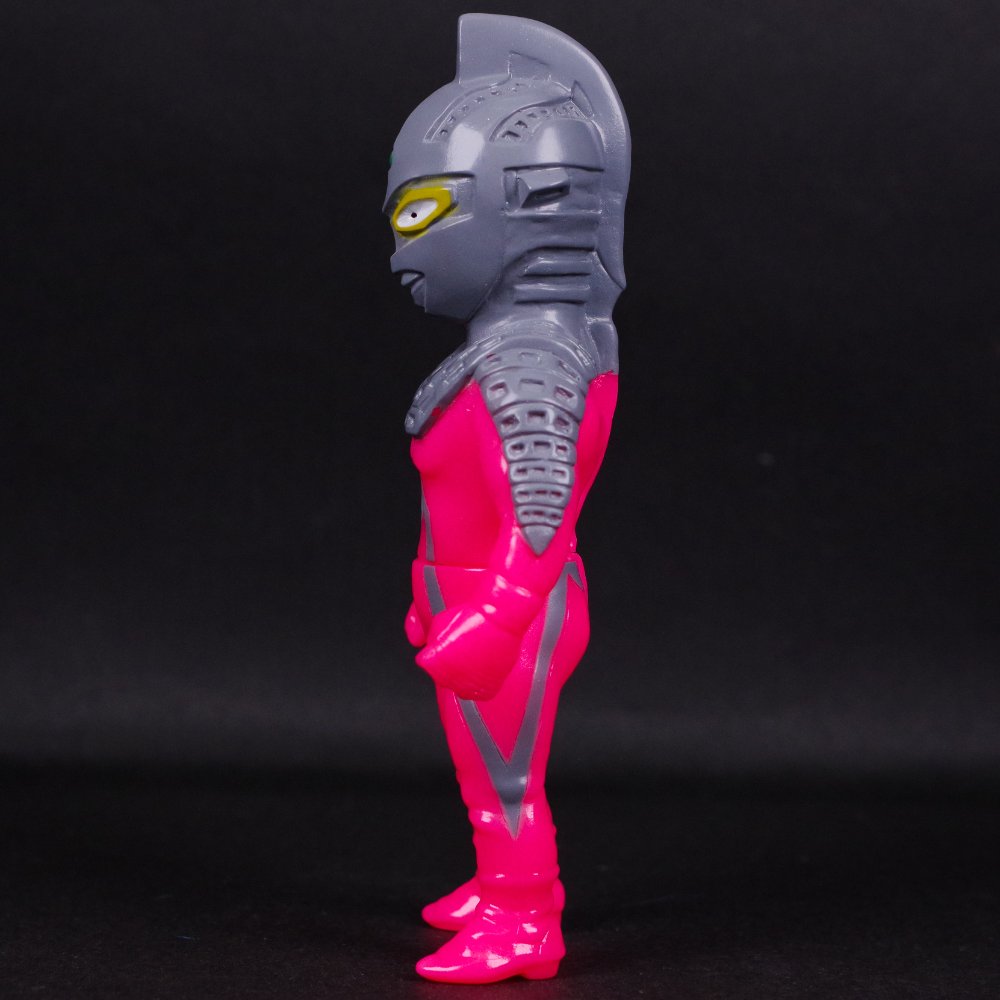 3月30日(土)より販売開始】【MAXTOY】ウルトラマン(蓄光