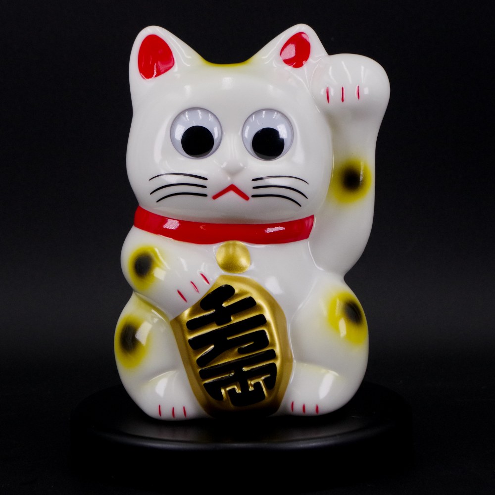 1月18日(日)11時より販売開始】【LeeeeeeToy】白招き猫XXLが登場