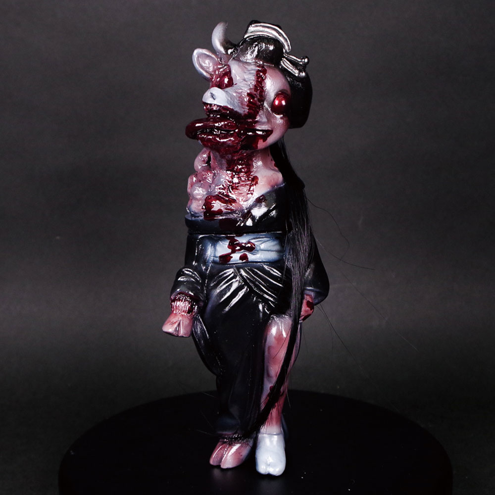 ヒカリトイズが生み出した妖艶なる化物「物ノ怪少女・件(屍)」、墓場の