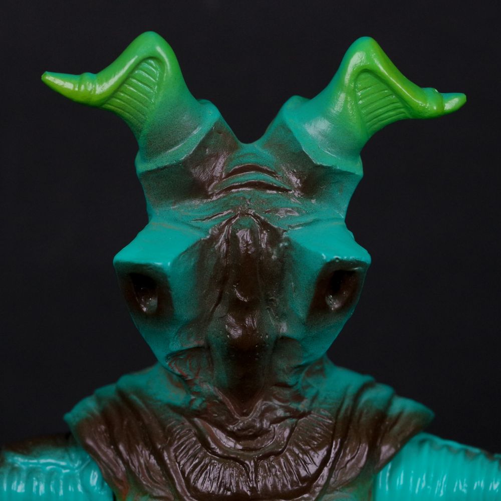 4月1日(土)11時より販売開始】【MAXTOY】メフィラス星人(レトロカラー