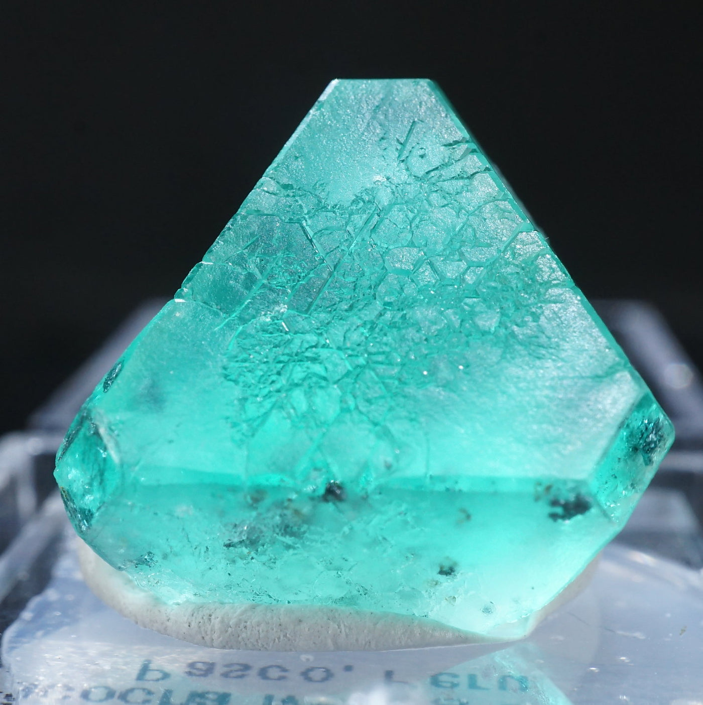 ペルー 産 フローライト|ハッピーギフト – 天然石ハッピーギフト