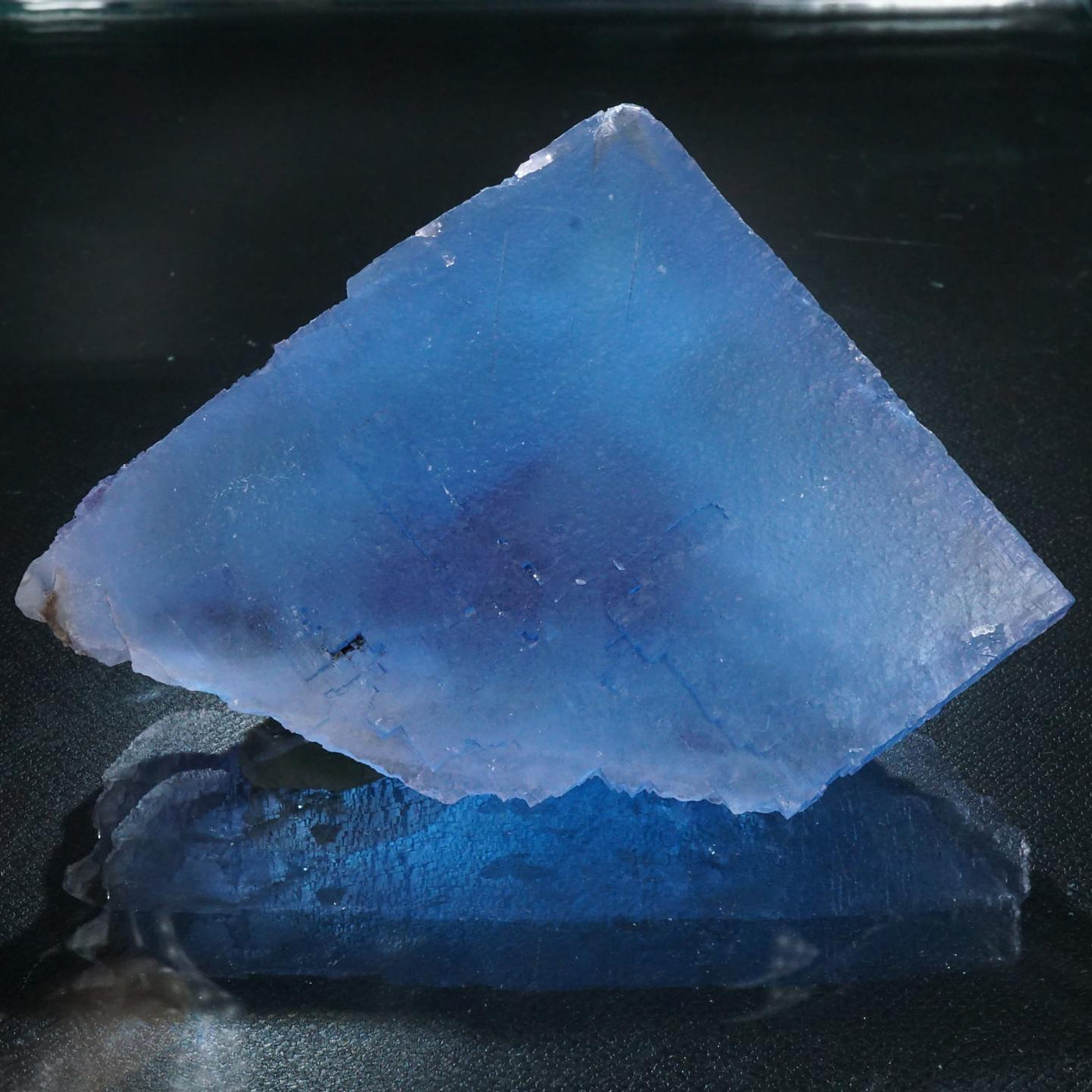 イリノイ州 Cave-in-Rock産 蛍光ブルーフローライト – 天然石ハッピー