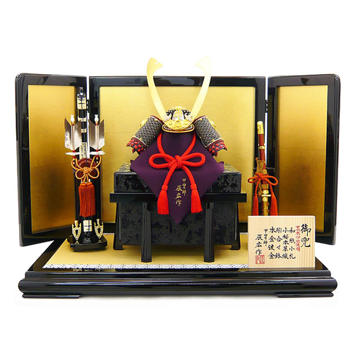 人形の平安大新 / 【五月人形】伝統工芸甲州印伝本革使用 兜平台飾り