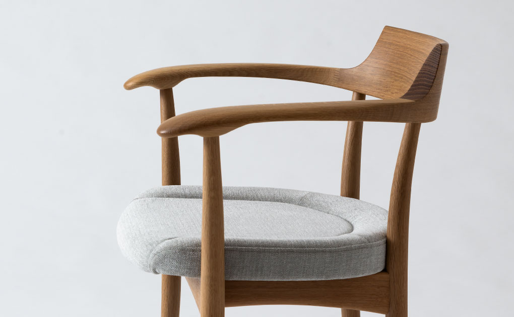 CRESCENT アームチェア（張り座） | 飛騨産業株式会社【公式】 | 飛騨