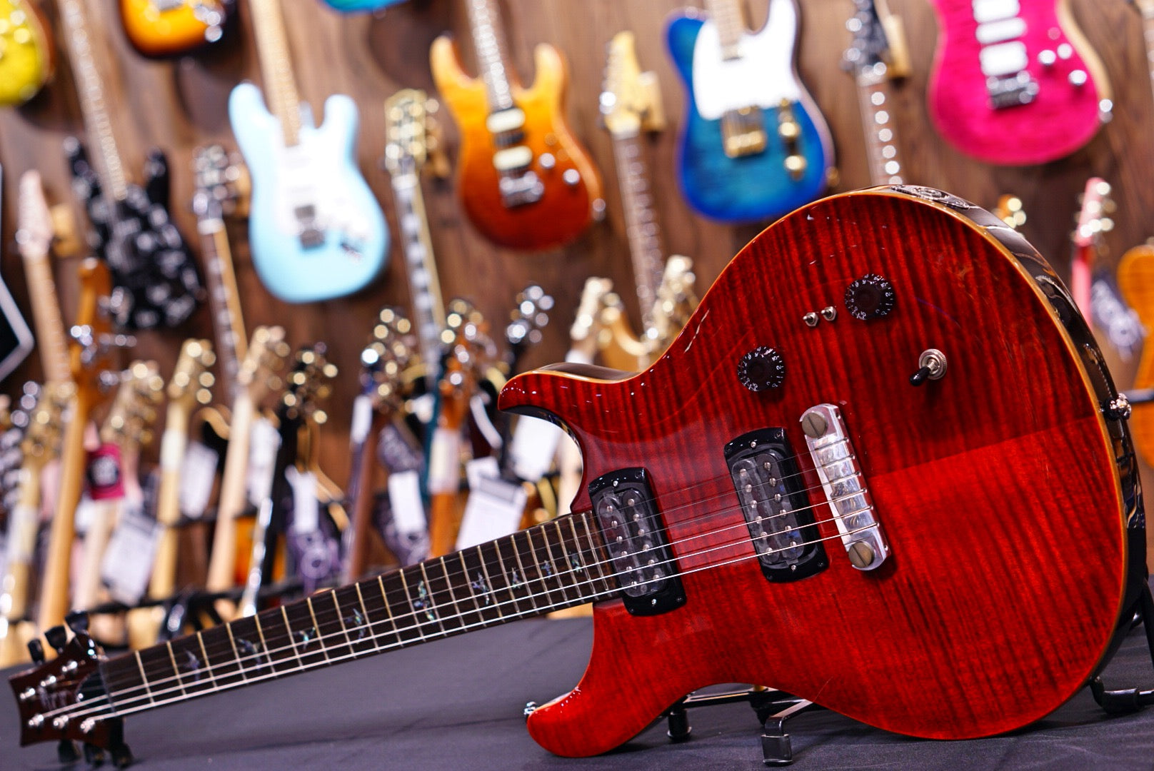 PRS SE Paul's Guitar - Fire Red