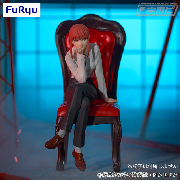 TVアニメ『チェンソーマン』より、足を組み頬杖をつく美しいマキマさん