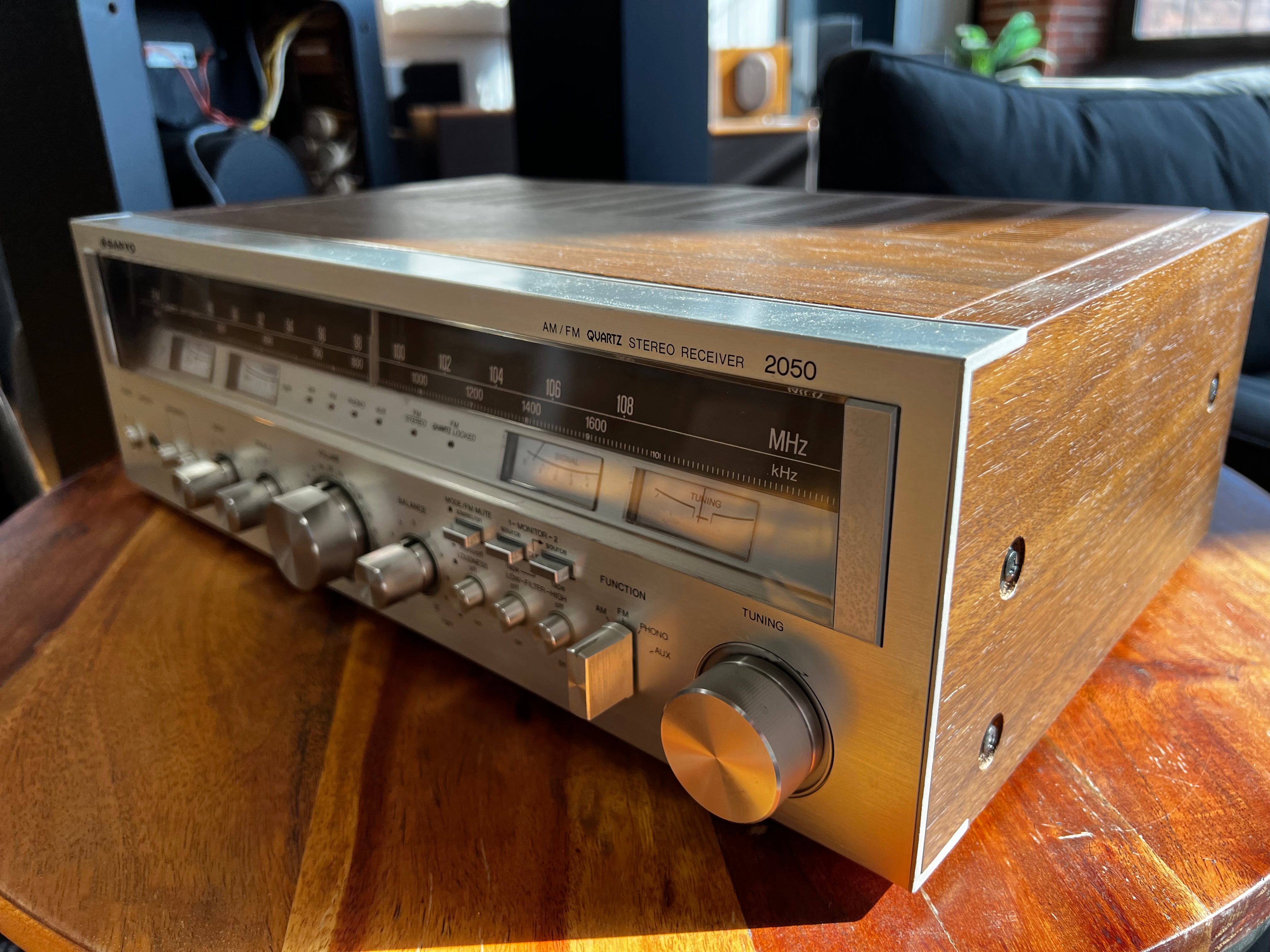 Sanyo 2050 Stereo Receiver, Under-the-Radar Style - SOLD – Holt