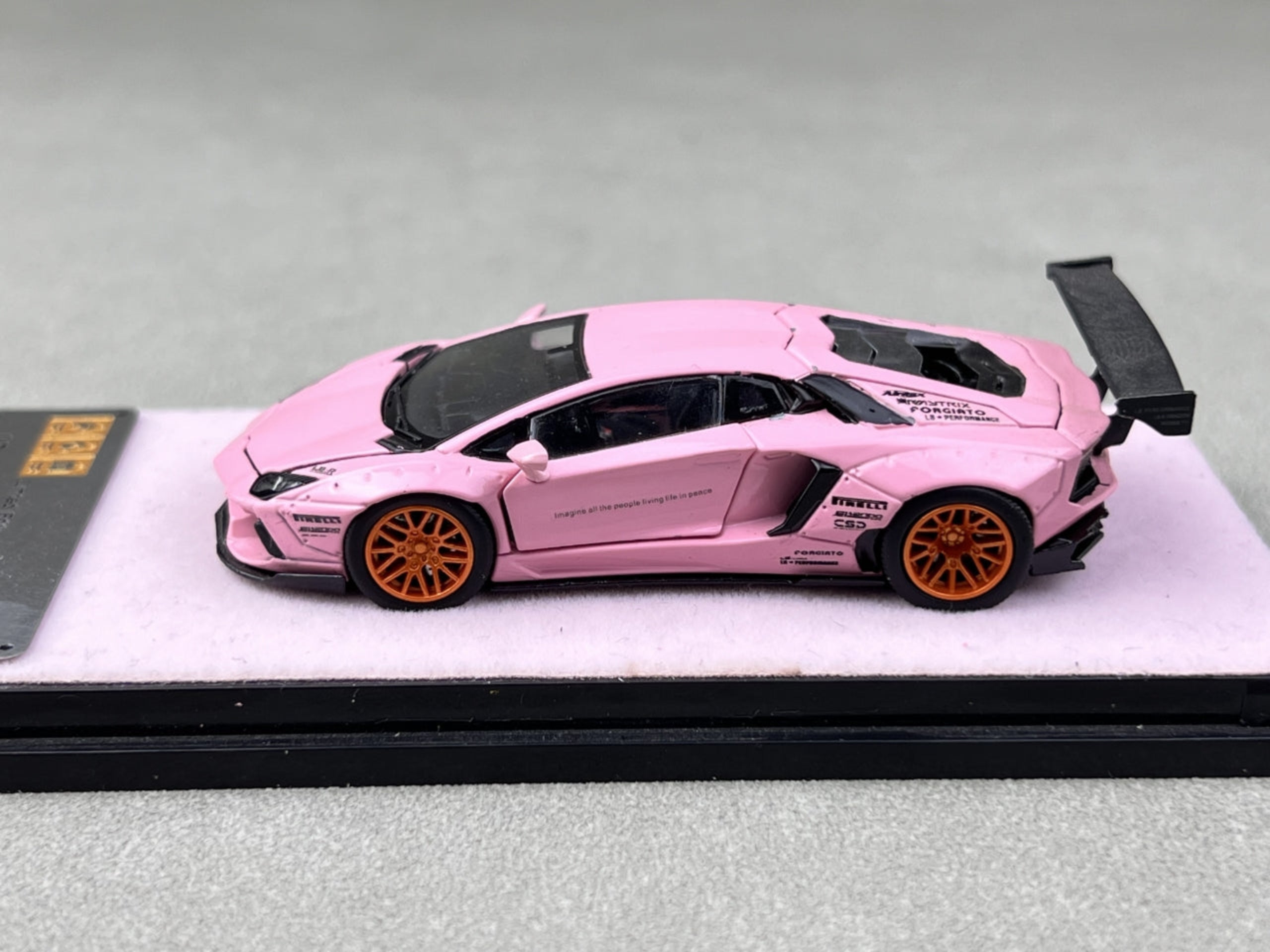 PGM 1:64 LBWK Lamborghini Aventador LP700-4 Pink (2 Versions