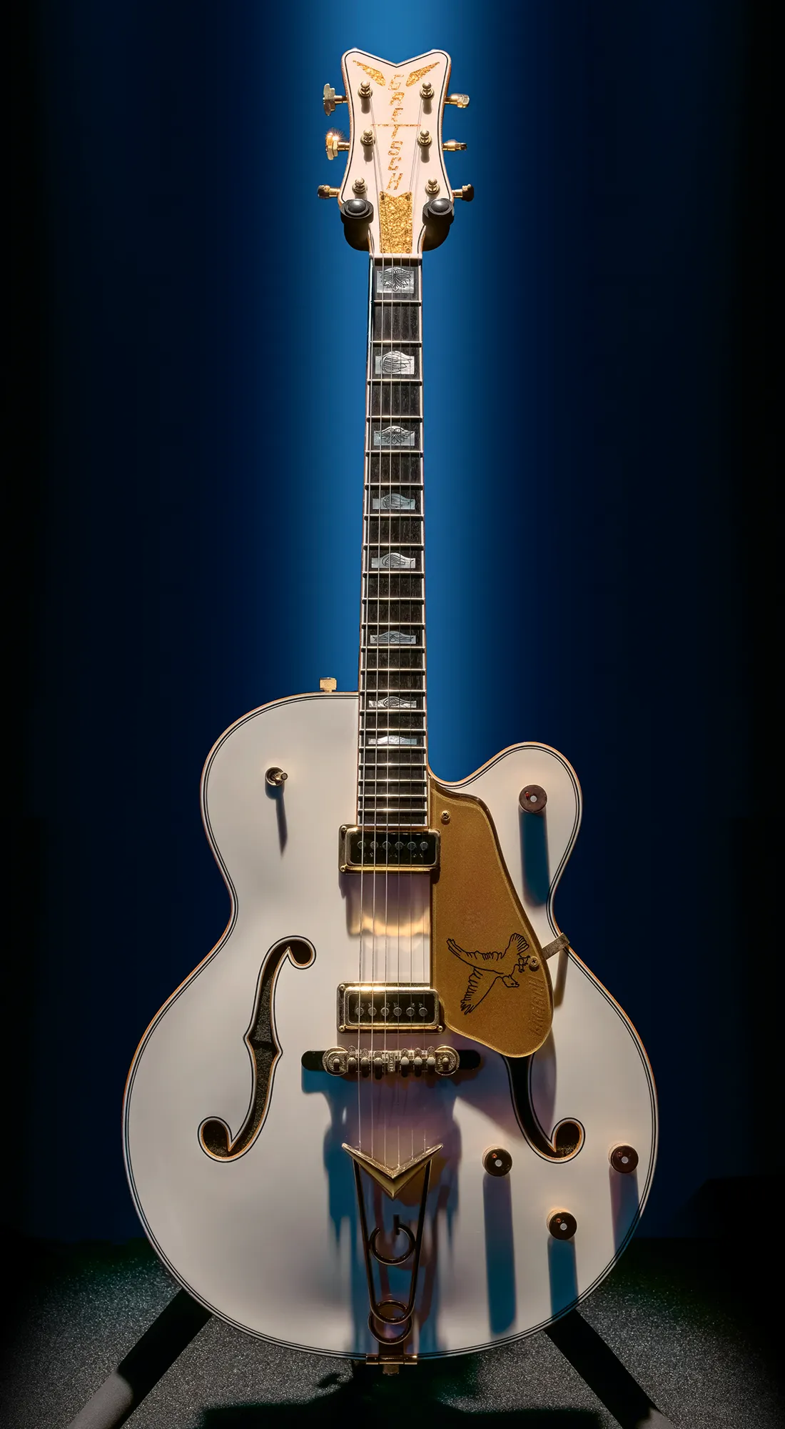 布袋寅泰が所有しているホワイトファルコン「Gretsch #6136 DS