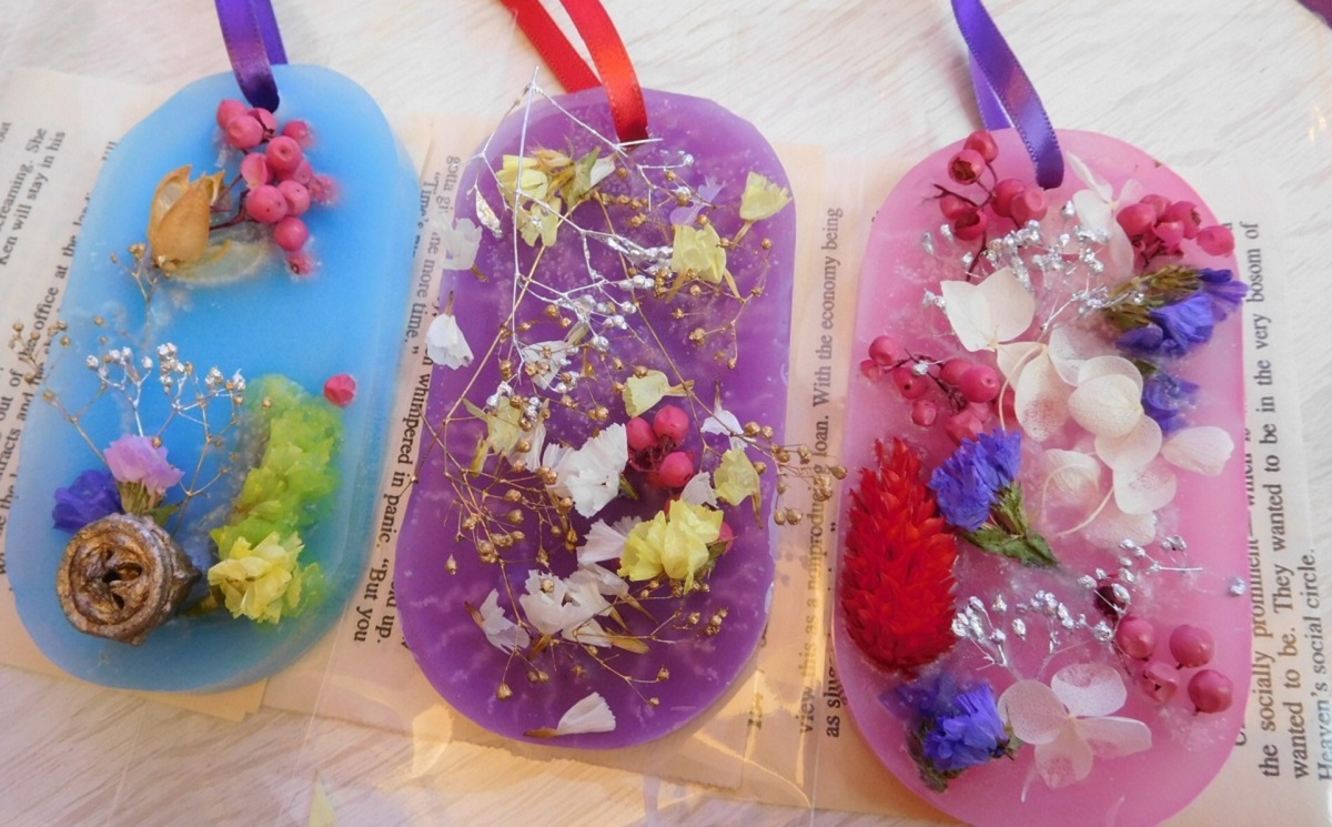 話題のアロマワックスバーを徹底解説！ 意外に簡単で楽しい♪ 作り方や